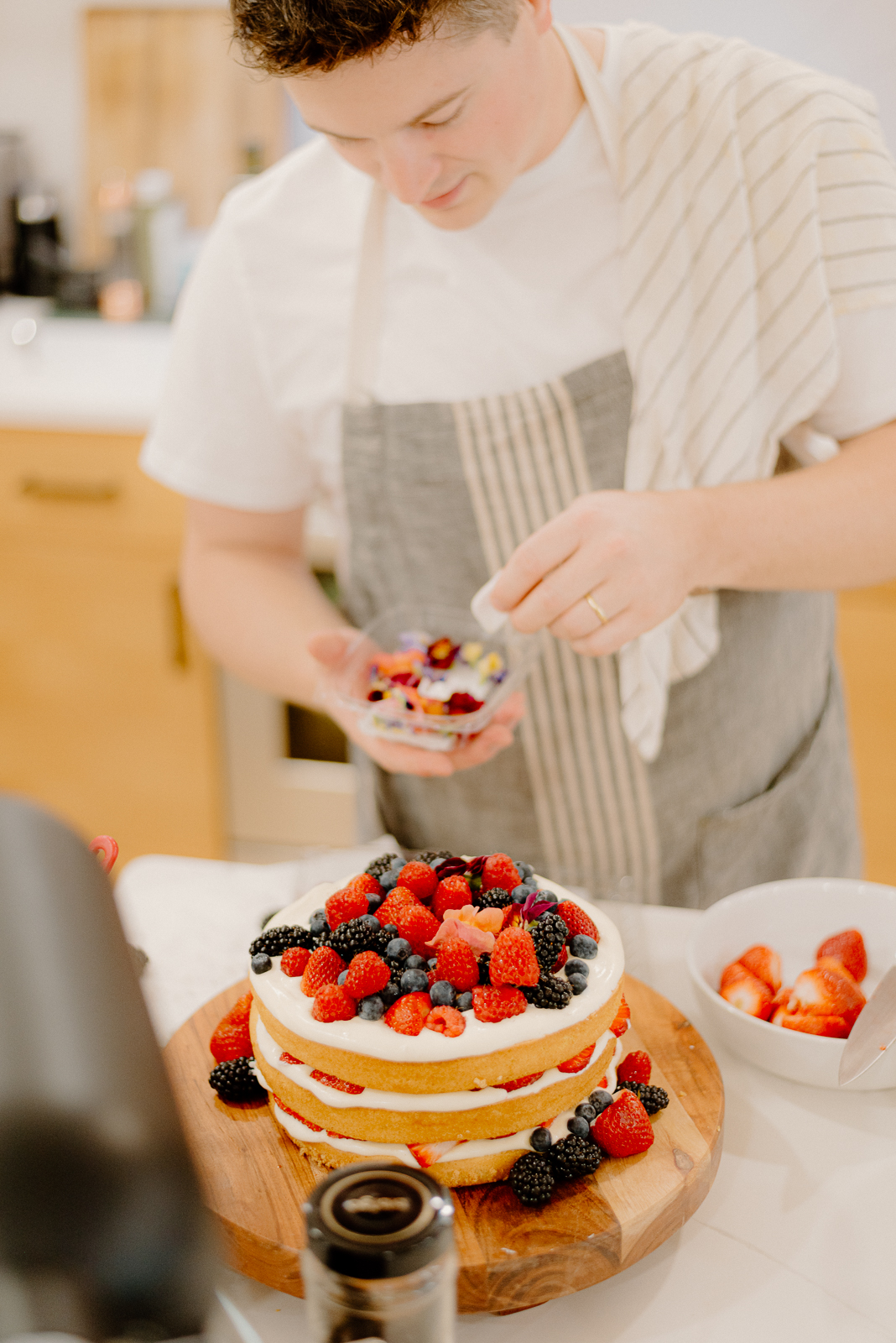 Cake on the Gardanne table